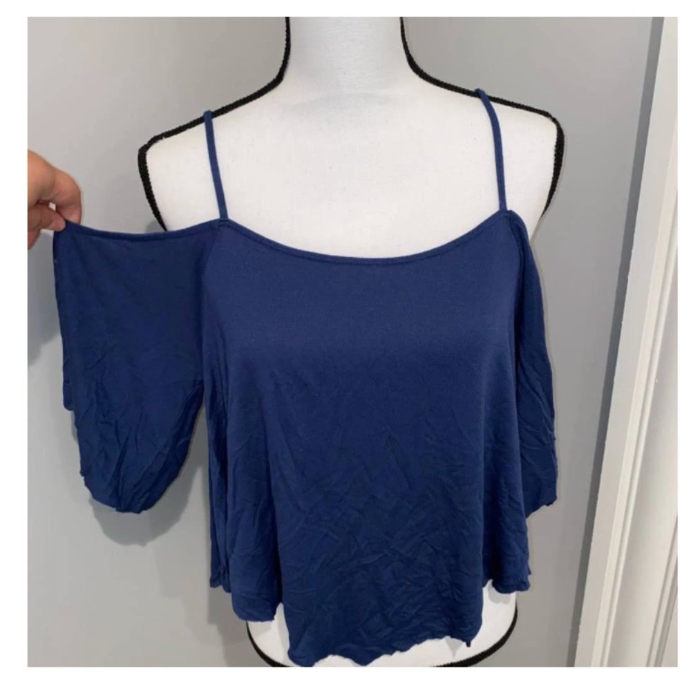 American Eagle Cold Shoulder Top